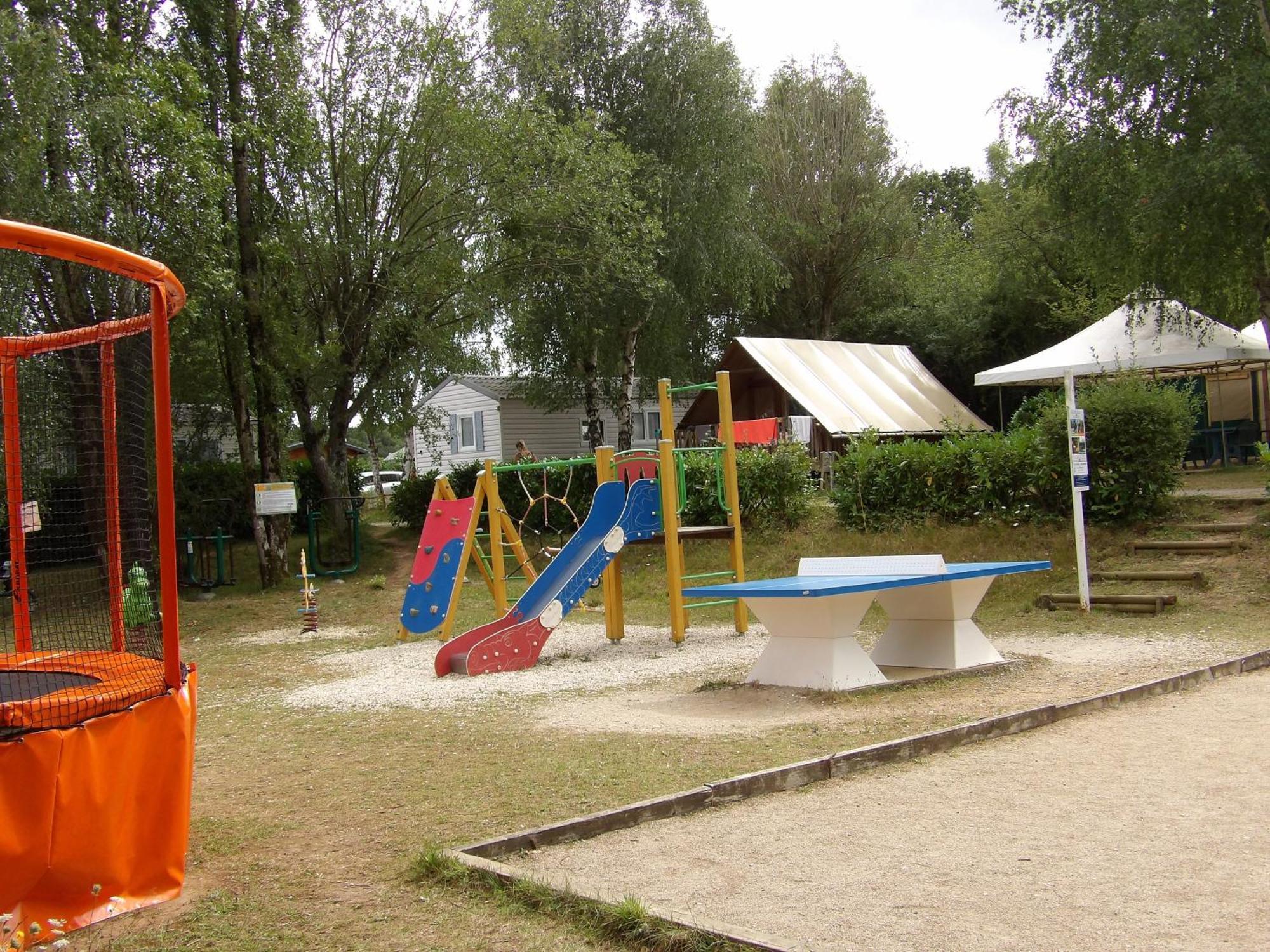 Camping Smile & Braudieres Mézières-sous-Lavardin Buitenkant foto